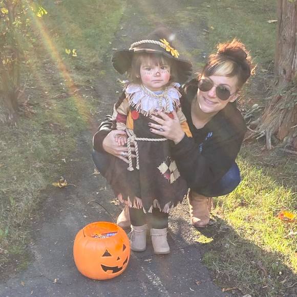 Meet your Posher, Jennifer - Picture 1 of 1